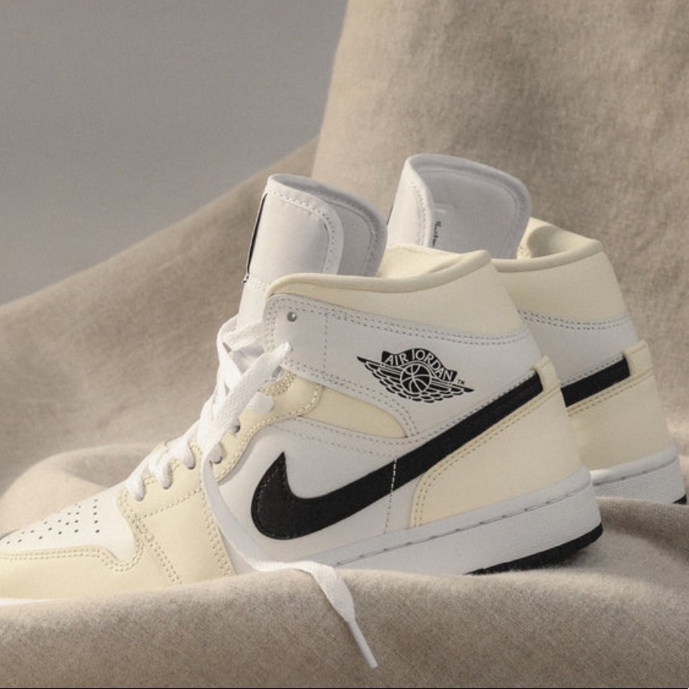 Nike air jordan 1 mid sneakers - Picture 1 of 4